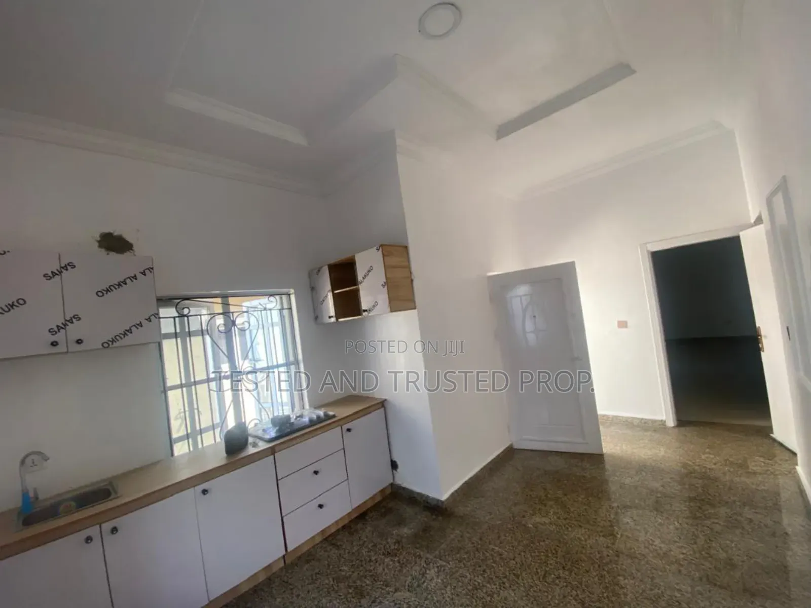 Studio Apartment in Orchid, Chevron for rent in Chevron