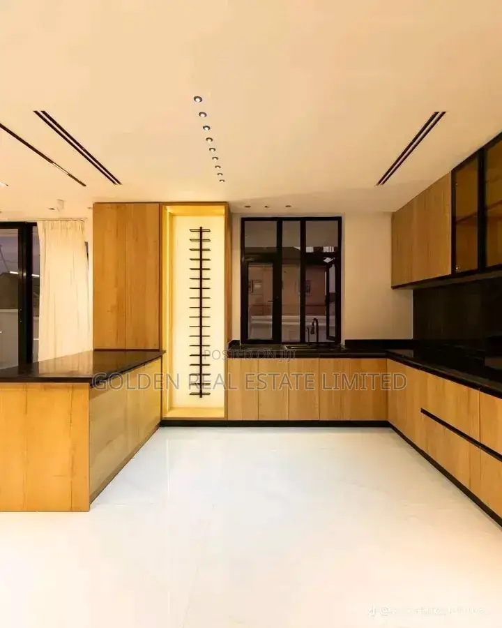 7bdrm Duplex in Guzape District for sale in Guzape District