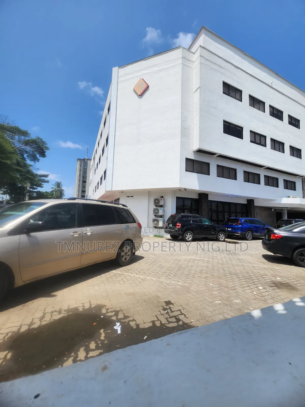 Standard Office Space for Rent Vi in Ahmadu Bello Way