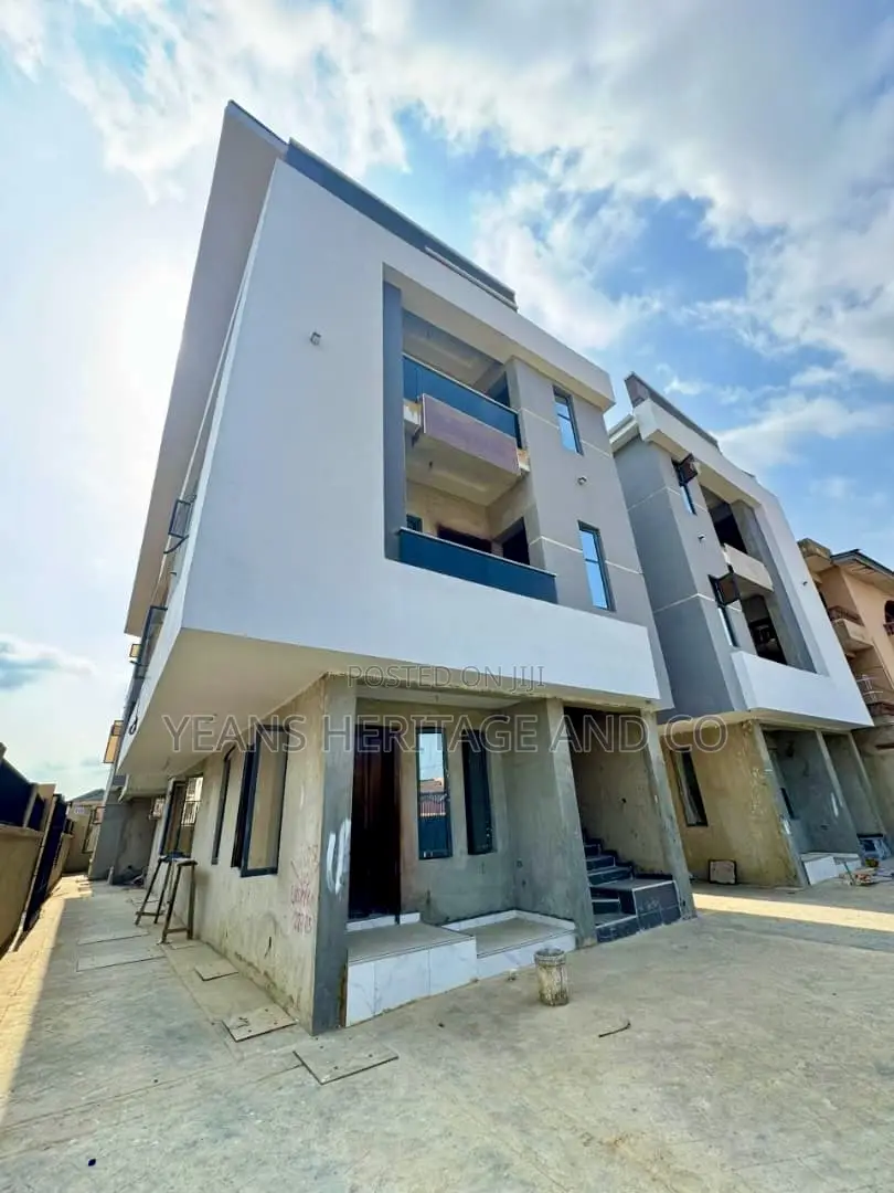 2bdrm Block of Flats in Gbagada for sale in Gbagada