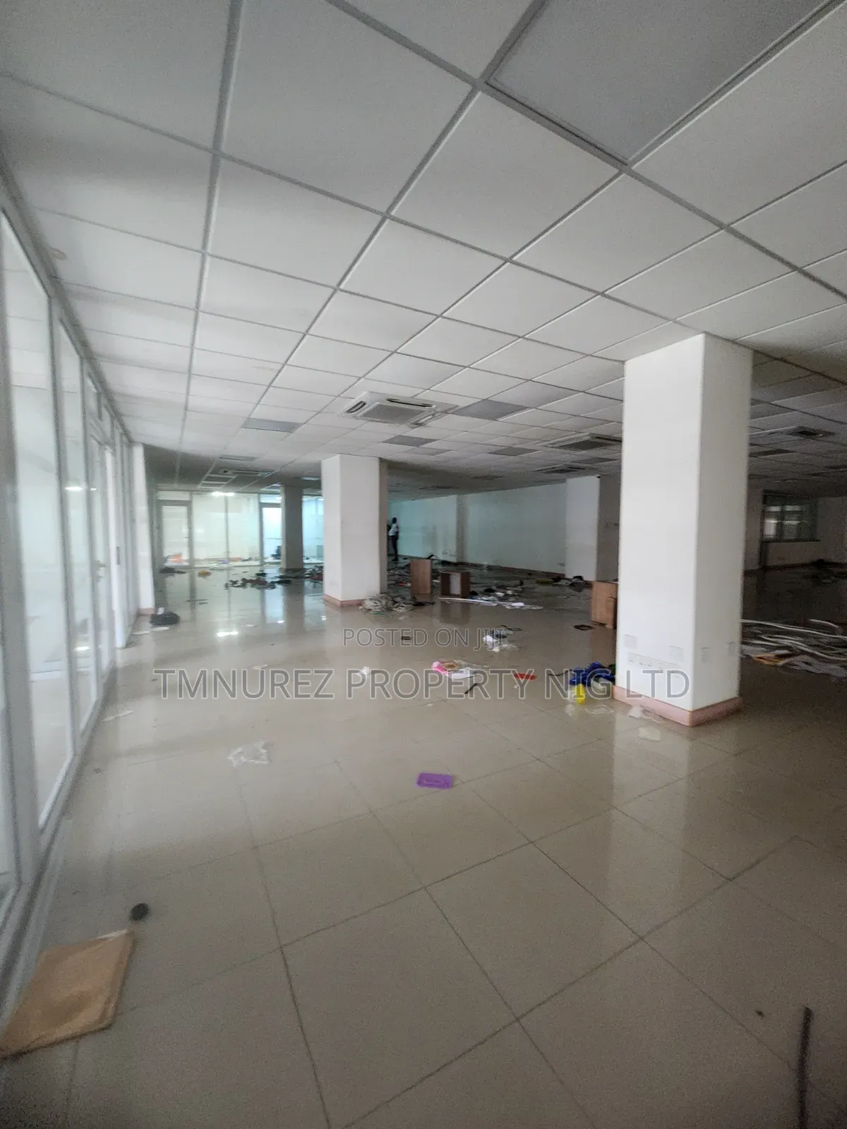 Standard Office Space for Rent Vi in Ahmadu Bello Way