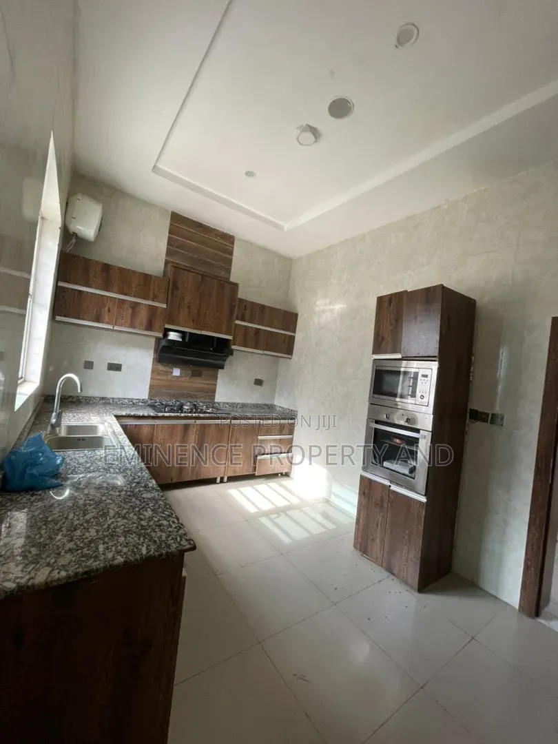 4bdrm Duplex in Lekki Phase 2 for rent in Lekki Phase 2
