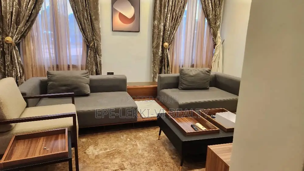 Furnished 10bdrm Mansion in Ikeja GRA for sale in Ikeja GRA