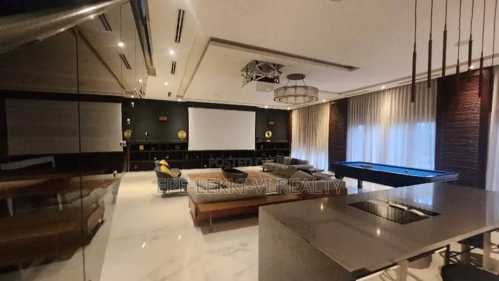Furnished 10bdrm Mansion in Ikeja GRA for sale in Ikeja GRA