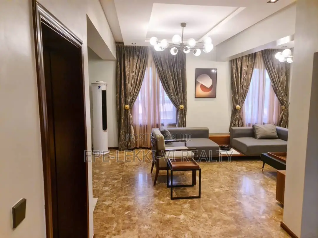 Furnished 10bdrm Mansion in Ikeja GRA for sale in Ikeja GRA