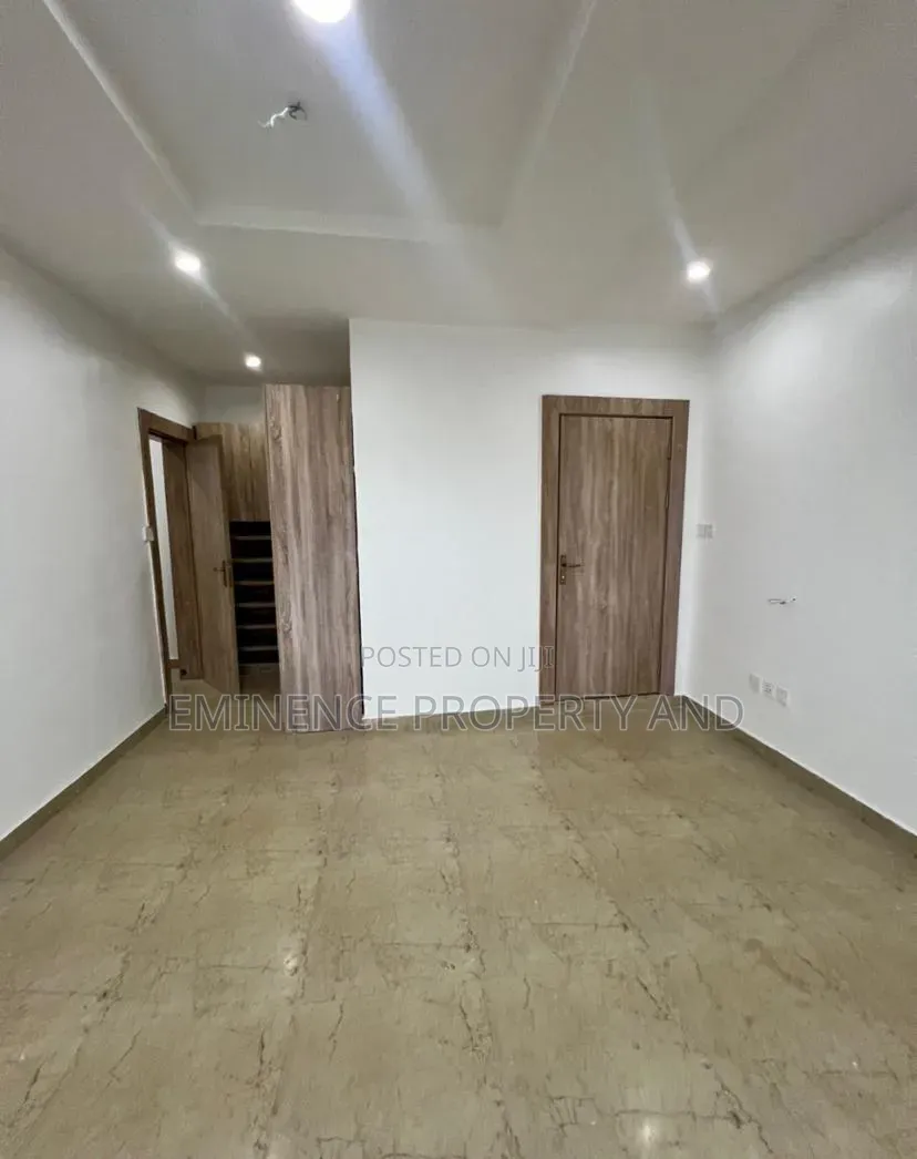 3bdrm Apartment in Adeola Odeku for rent in Adeola Odeku