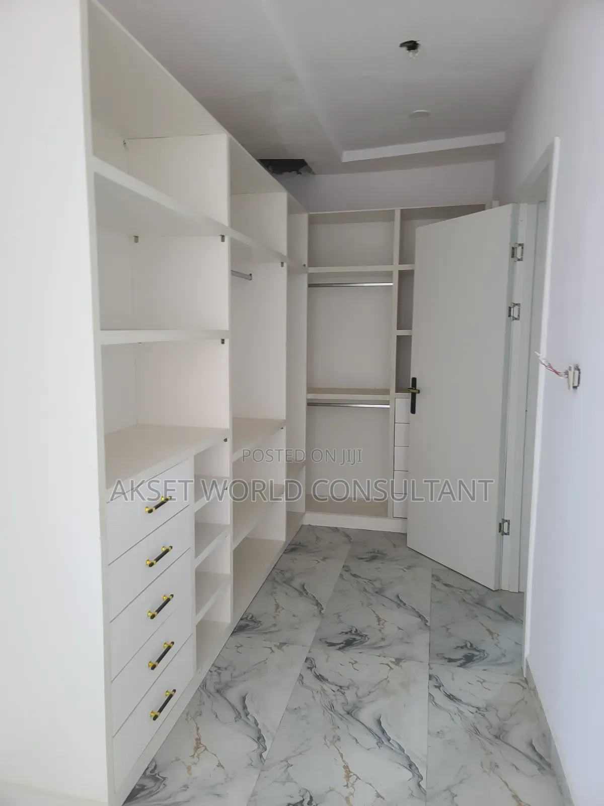 5bdrm Duplex in GRA Phase 2 Shangisha for sale in GRA Phase 2 Shangisha