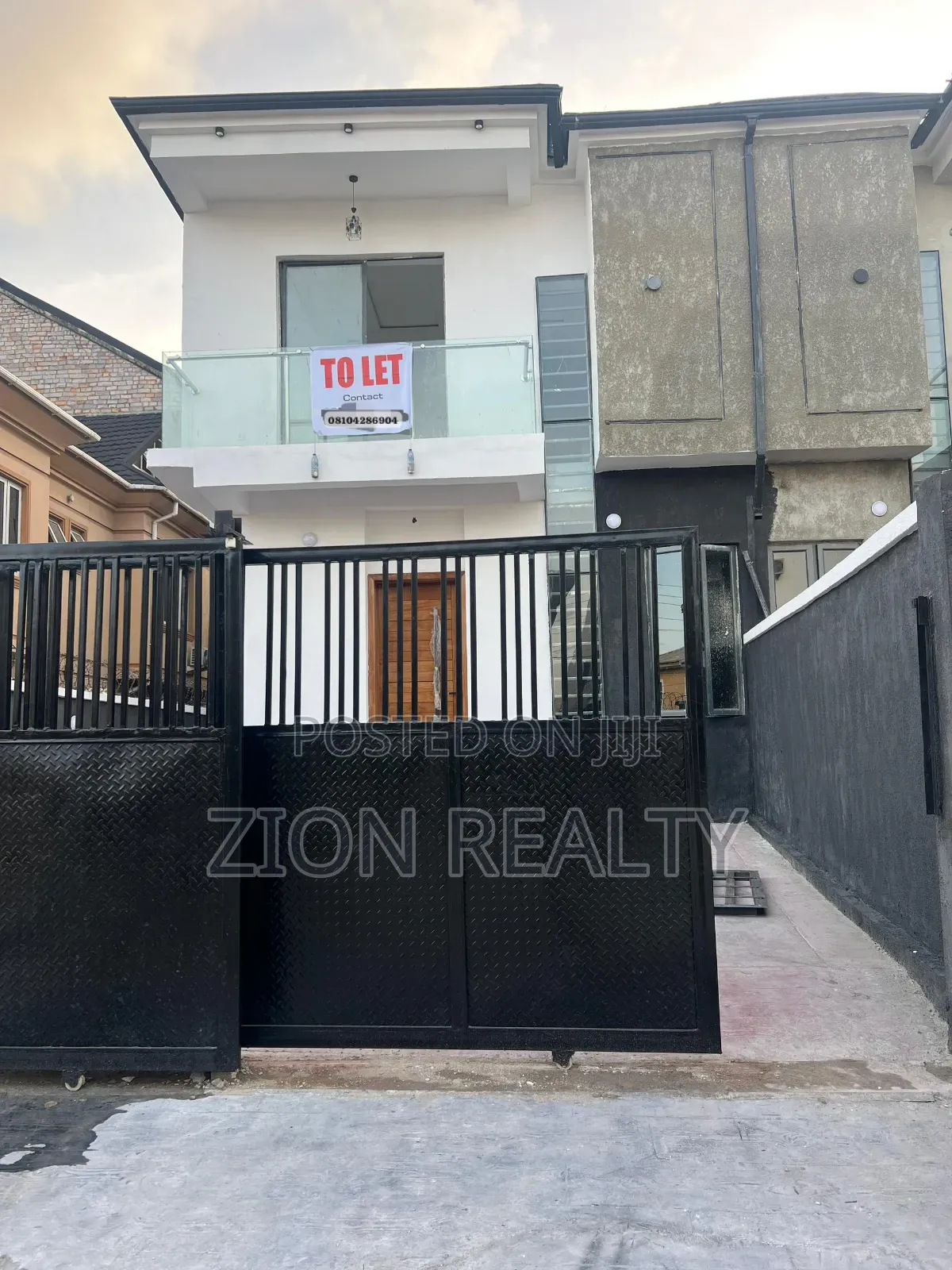 4bdrm Duplex in Agungi for rent in Agungi