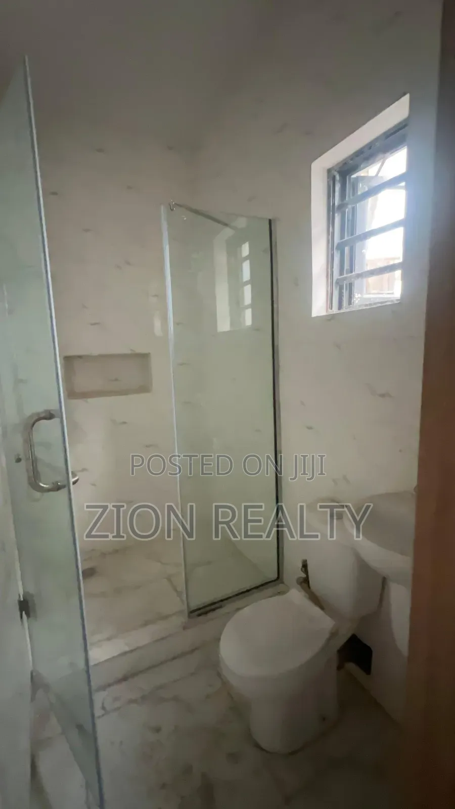4bdrm Duplex in Agungi for rent in Agungi