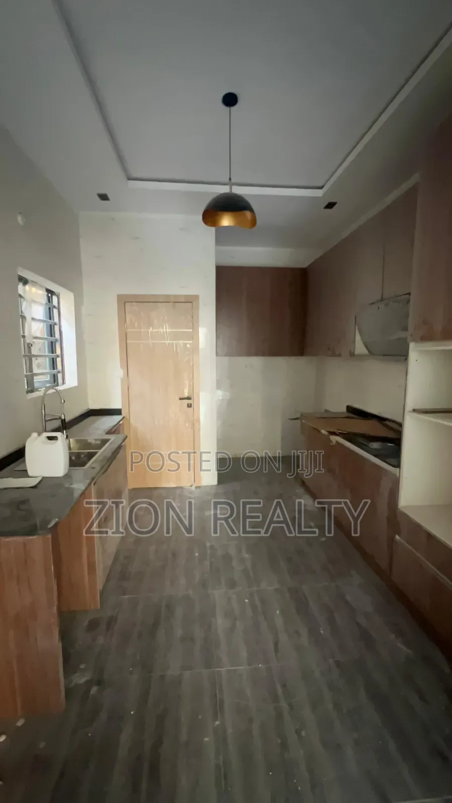 4bdrm Duplex in Agungi for rent in Agungi