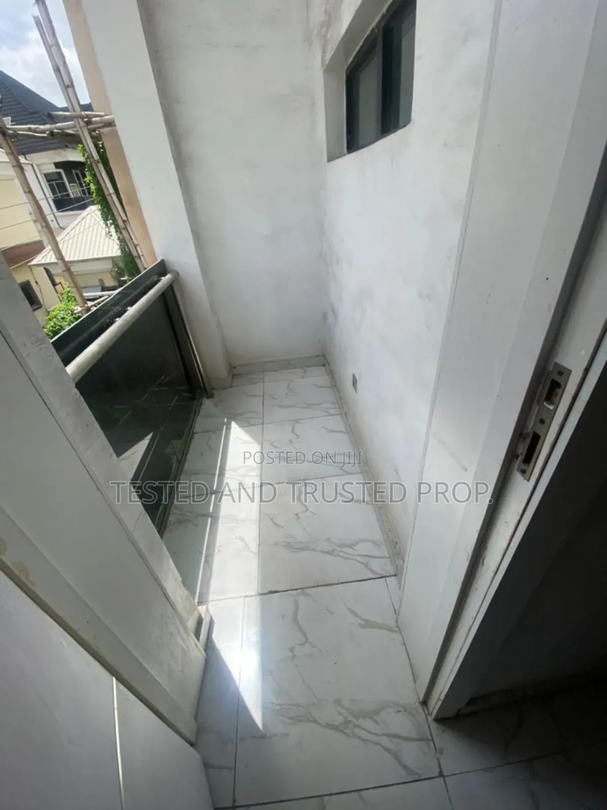 Studio Apartment in Bouillon Court, Chevron for rent in Chevron