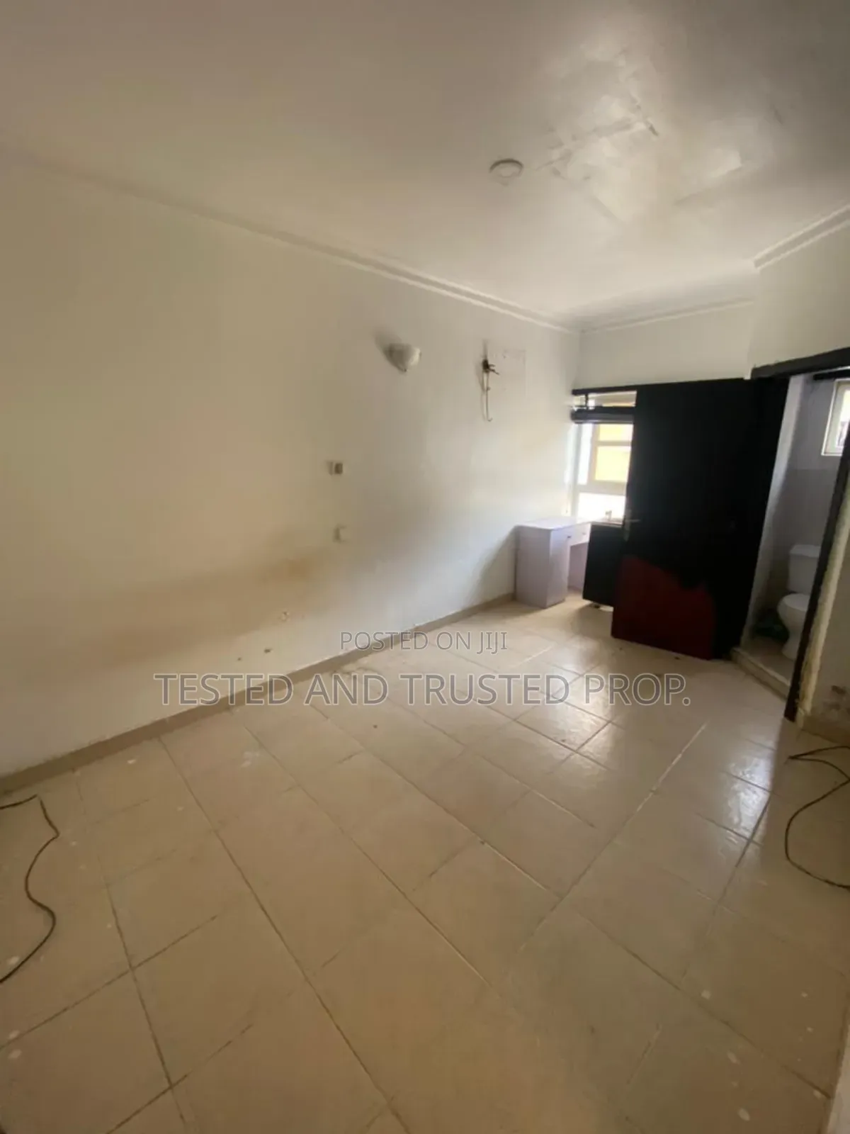 Studio Apartment in Bouillon Court, Chevron for rent in Chevron