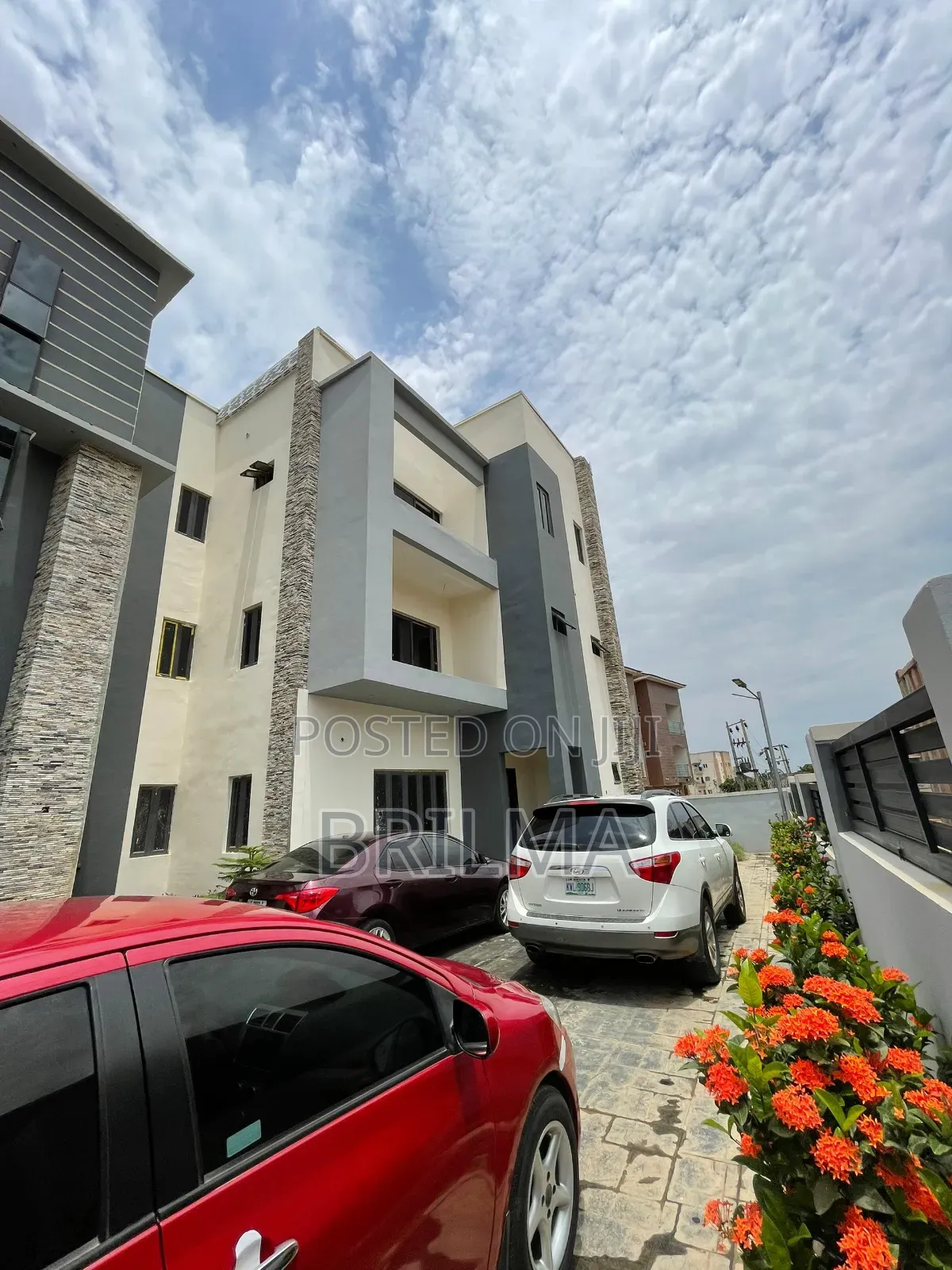 6bdrm Duplex in Jahi for sale in Jahi