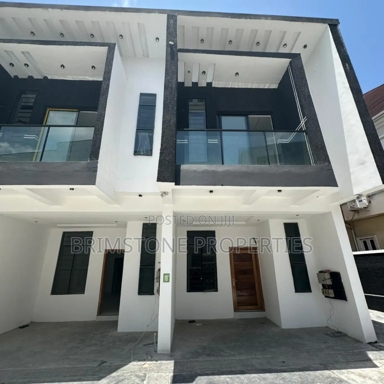 Furnished 4bdrm Duplex in Chevron for sale in Chevron