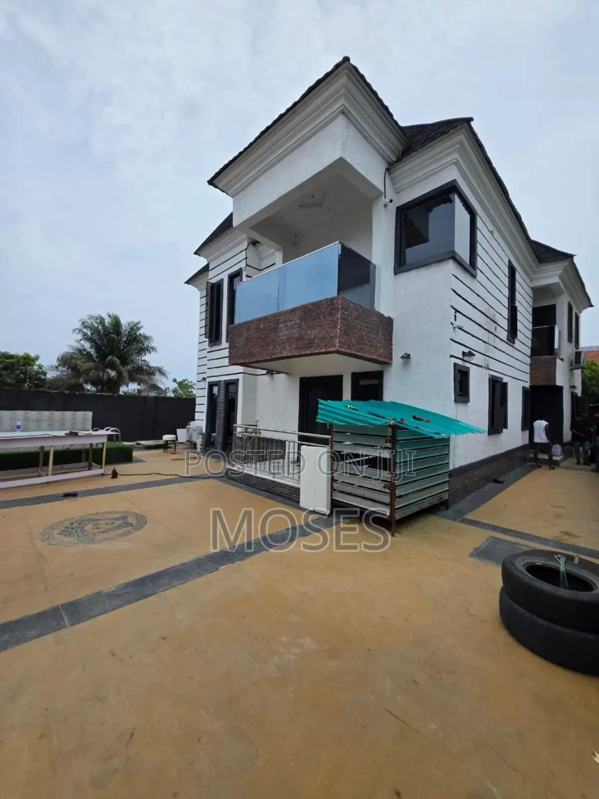 4bdrm Duplex in A Secured, Lakowe for sale in Lakowe