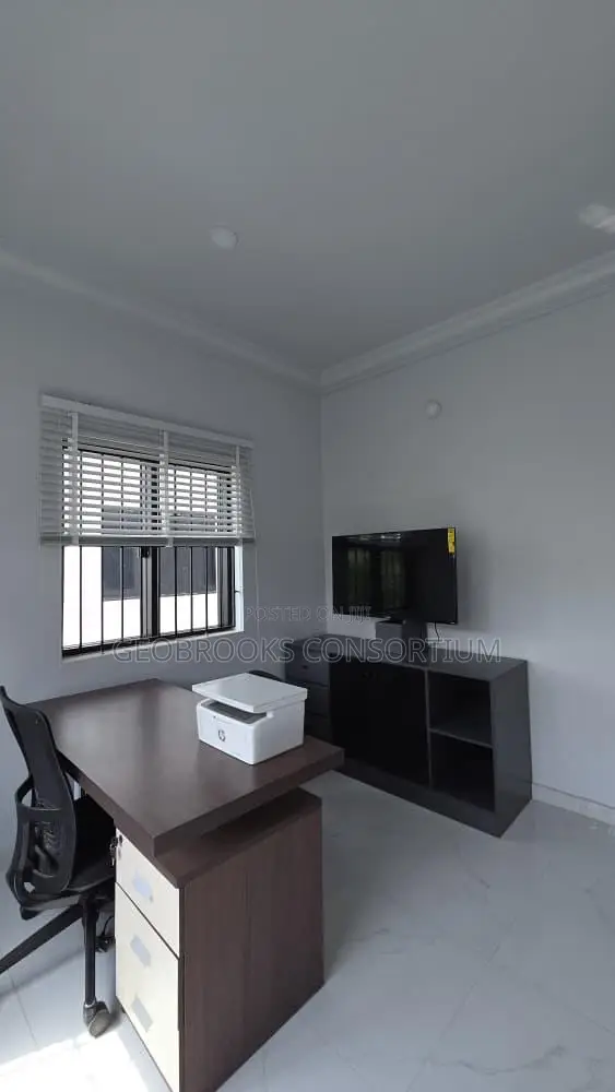 Premium Fully Furnished 3-Bedroom Office Space for Rent – New Bodija. in Bodija