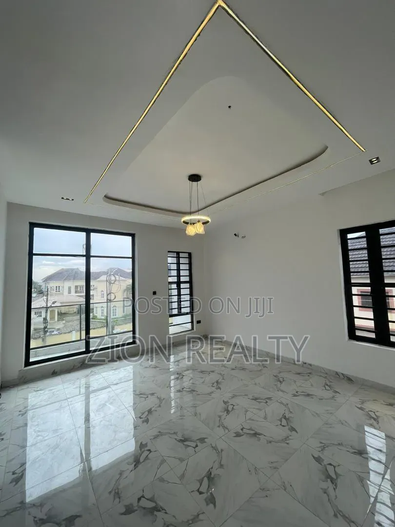 4bdrm Duplex in Agungi for rent in Agungi