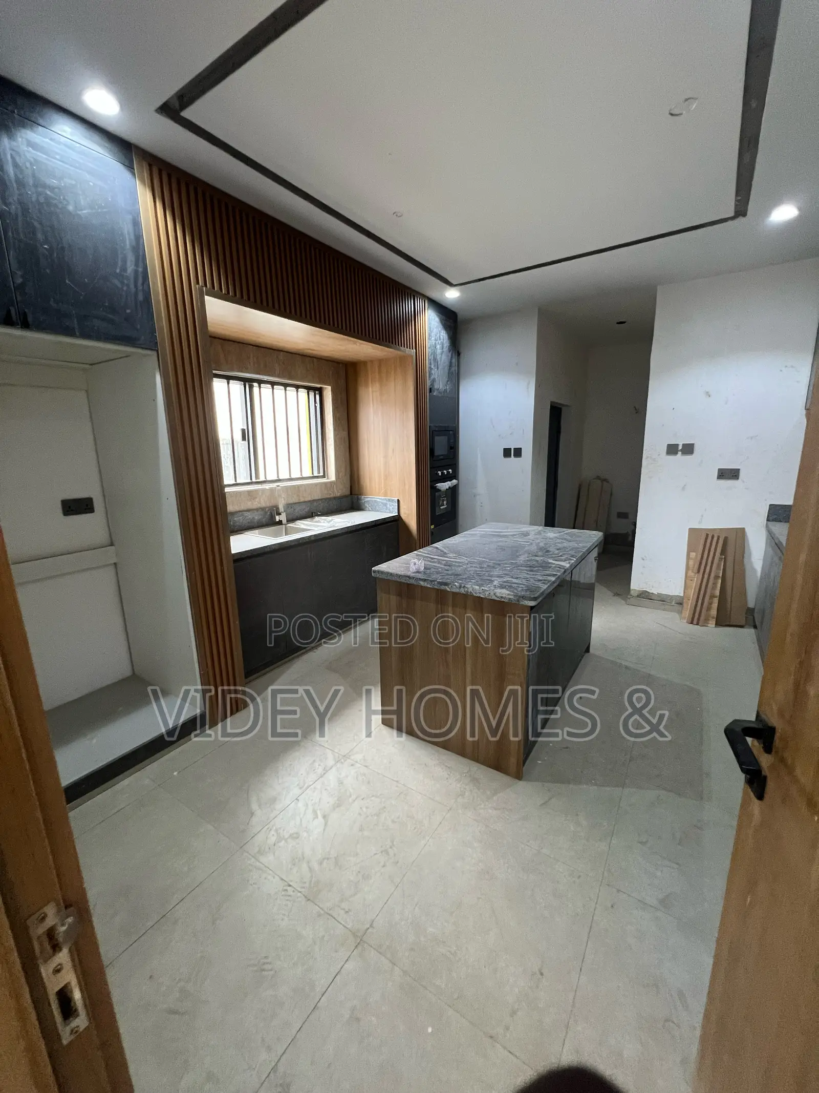 5bdrm Duplex in Basic Estate, Lokogoma for sale in Lokogoma