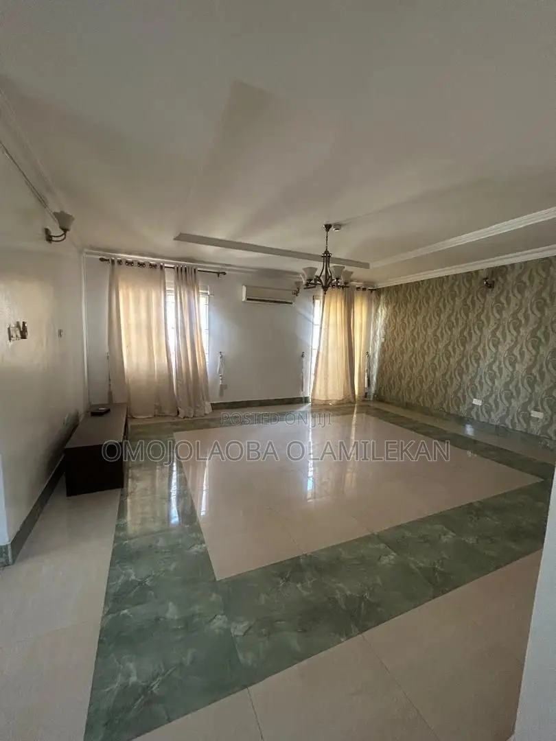 5bdrm Duplex in Lekki Phase 1 for rent in Lekki Phase 1