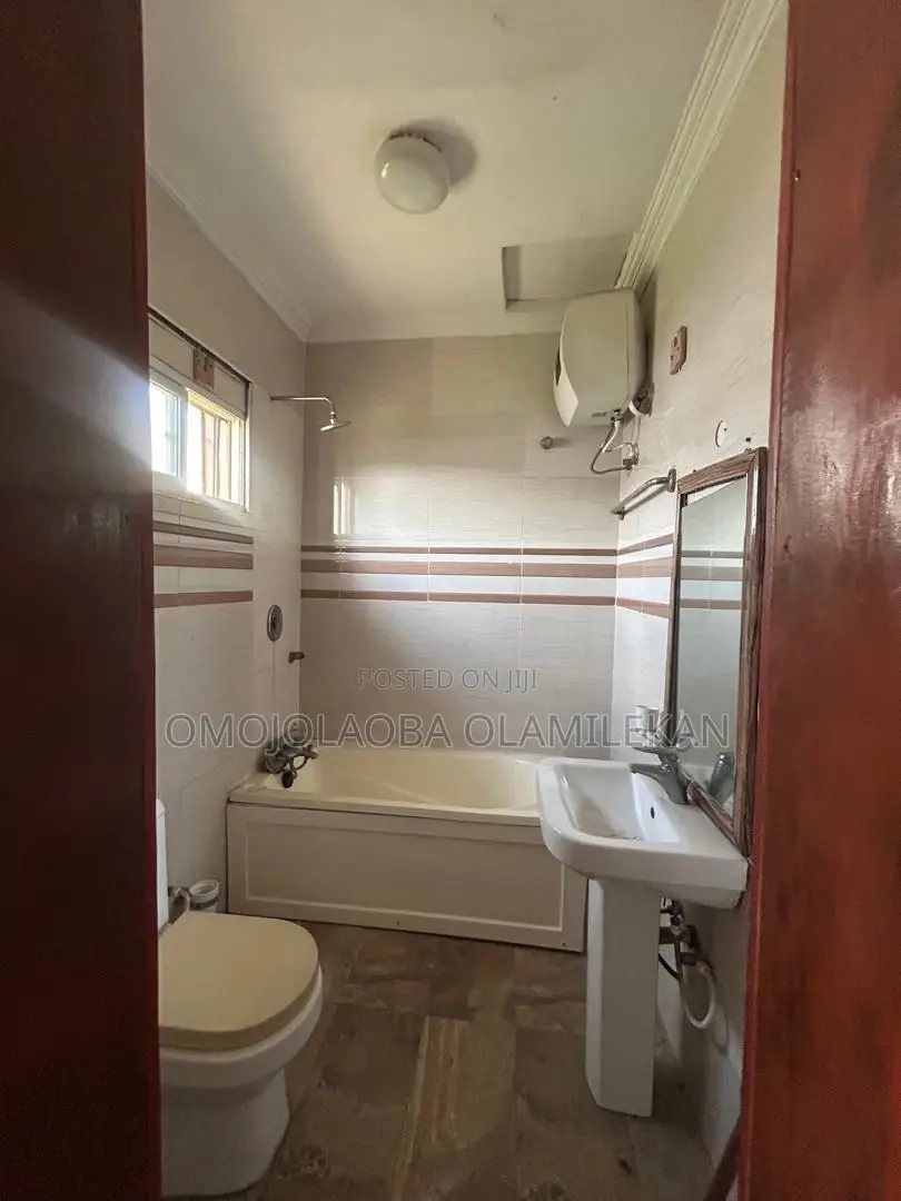 5bdrm Duplex in Lekki Phase 1 for rent in Lekki Phase 1