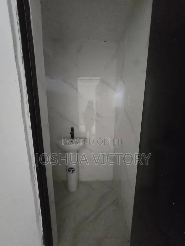 1bdrm Room & Parlour in Victoria Garden, Ilaje / Lekki for rent in Ilaje / Lekki