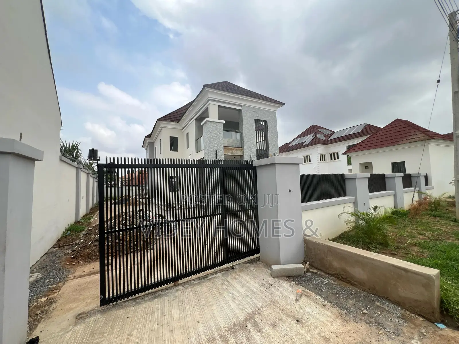 5bdrm Duplex in Basic Estate, Lokogoma for sale in Lokogoma