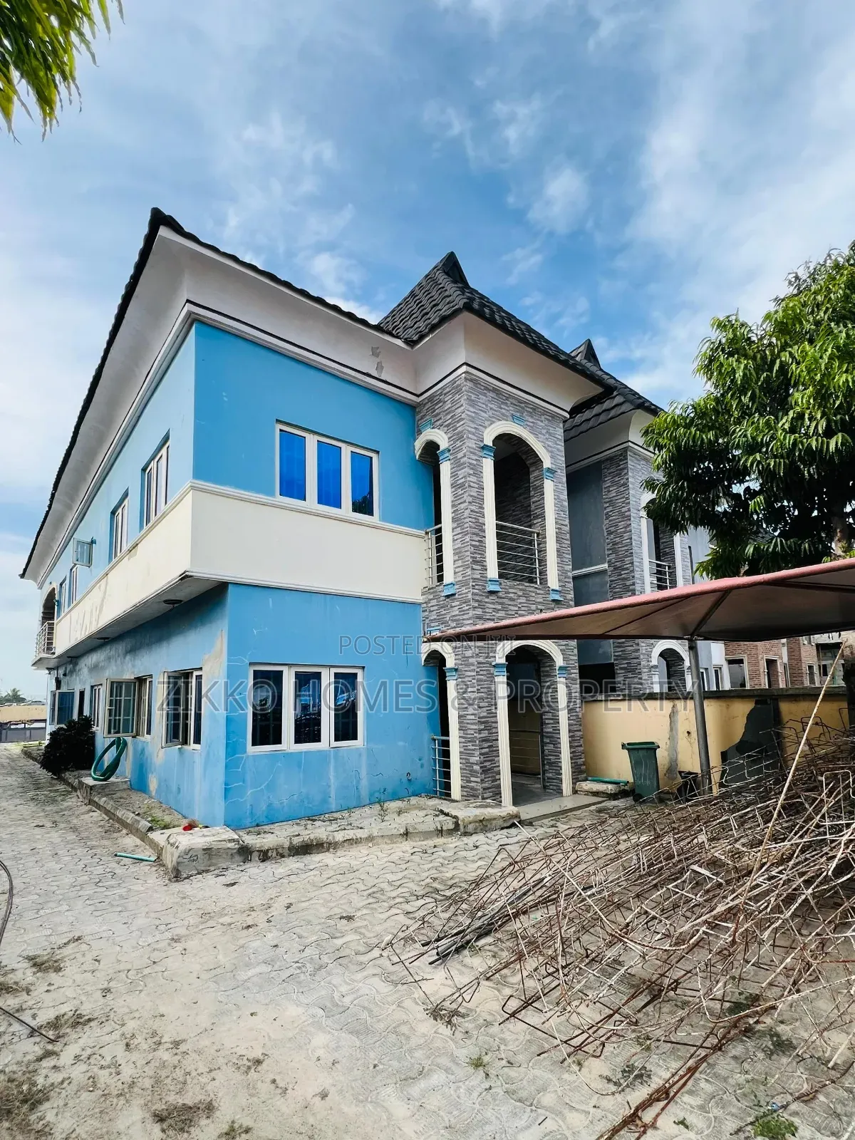 4bdrm Duplex in Coastal Road, Ogombo for sale in Ogombo