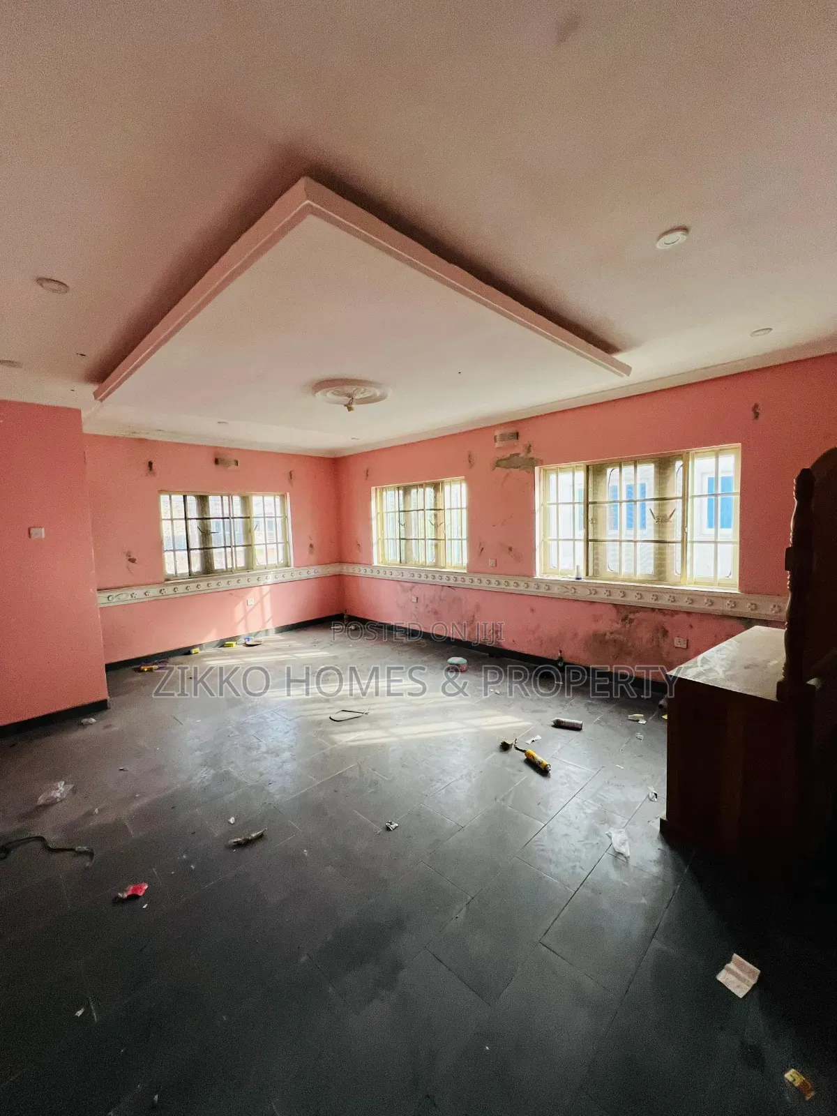 4bdrm Duplex in Coastal Road, Ogombo for sale in Ogombo
