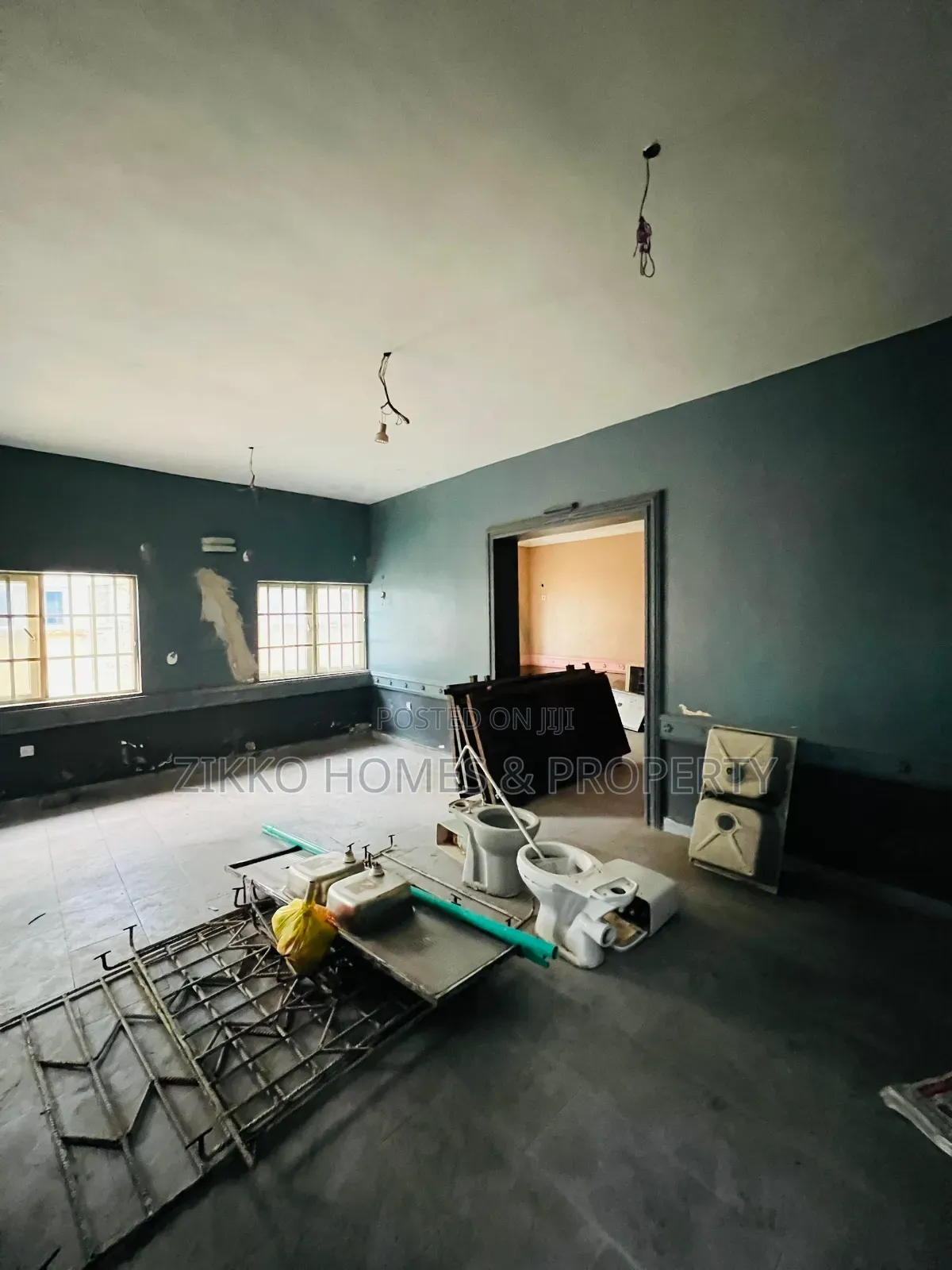 4bdrm Duplex in Coastal Road, Ogombo for sale in Ogombo