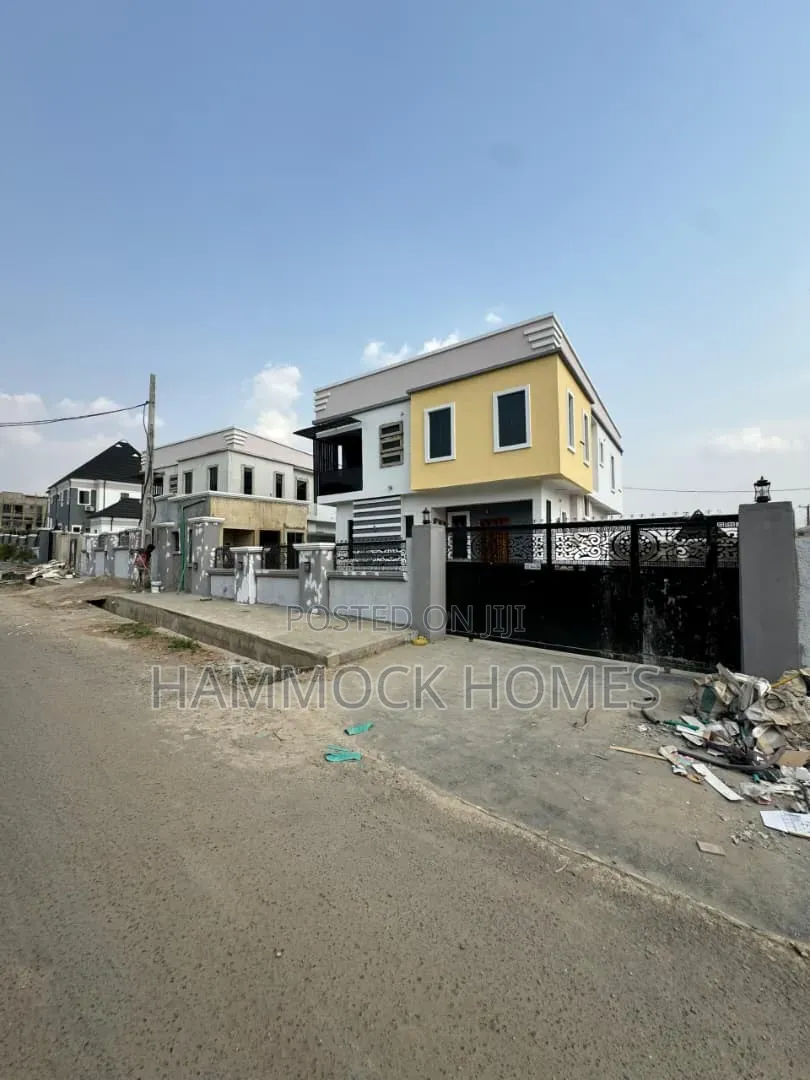 4bdrm Duplex in Carlton Gate Estate, Akobo for sale in Akobo