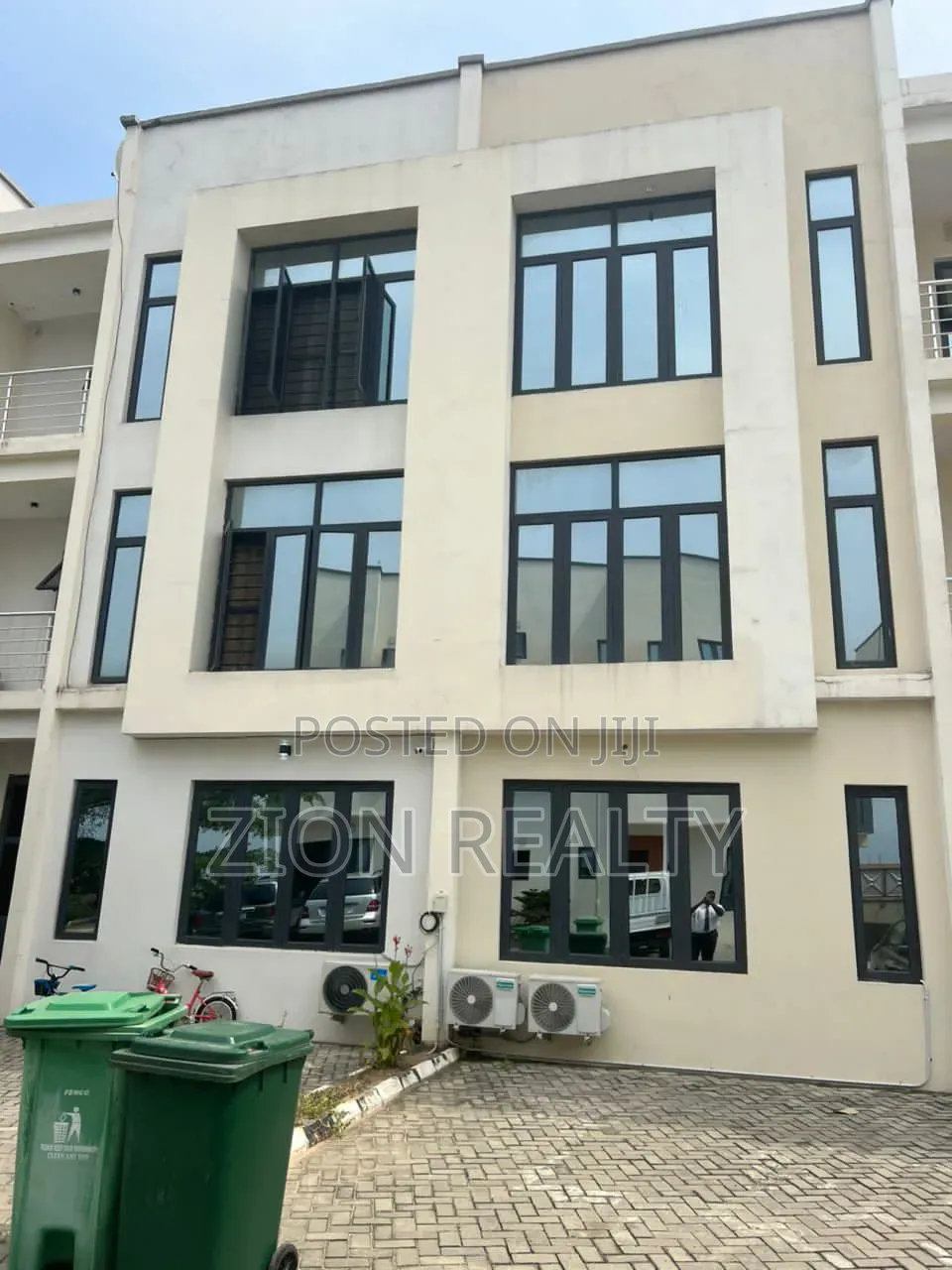 4bdrm Townhouse / Terrace in Jakande for rent in Jakande