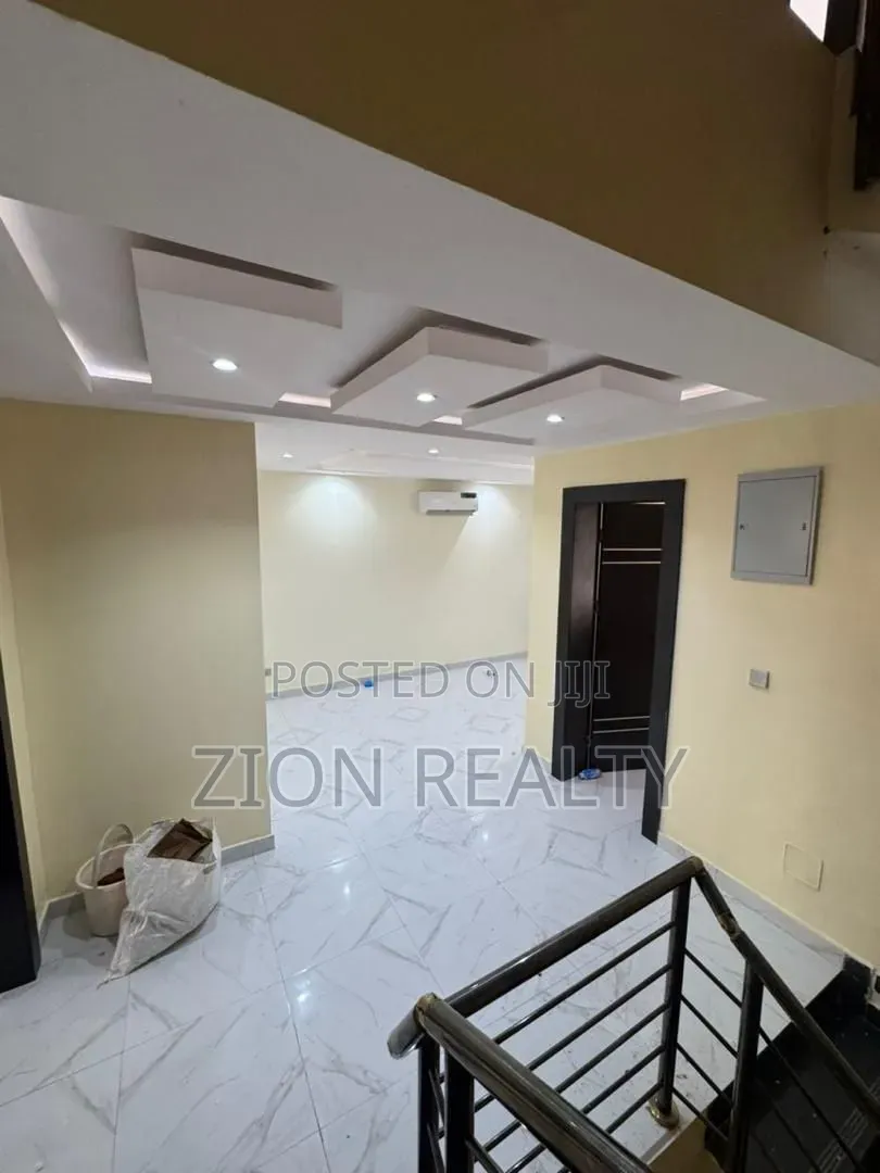 4bdrm Townhouse / Terrace in Jakande for rent in Jakande