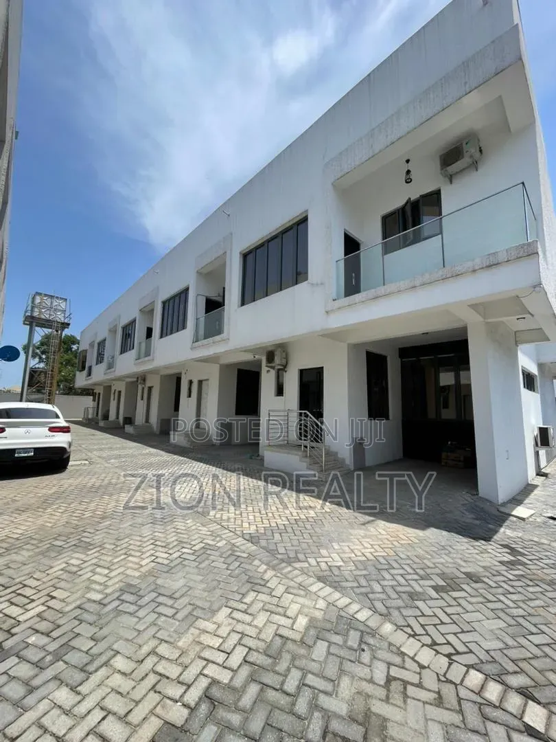 3bdrm Duplex in Chevron Drive for rent in Chevron