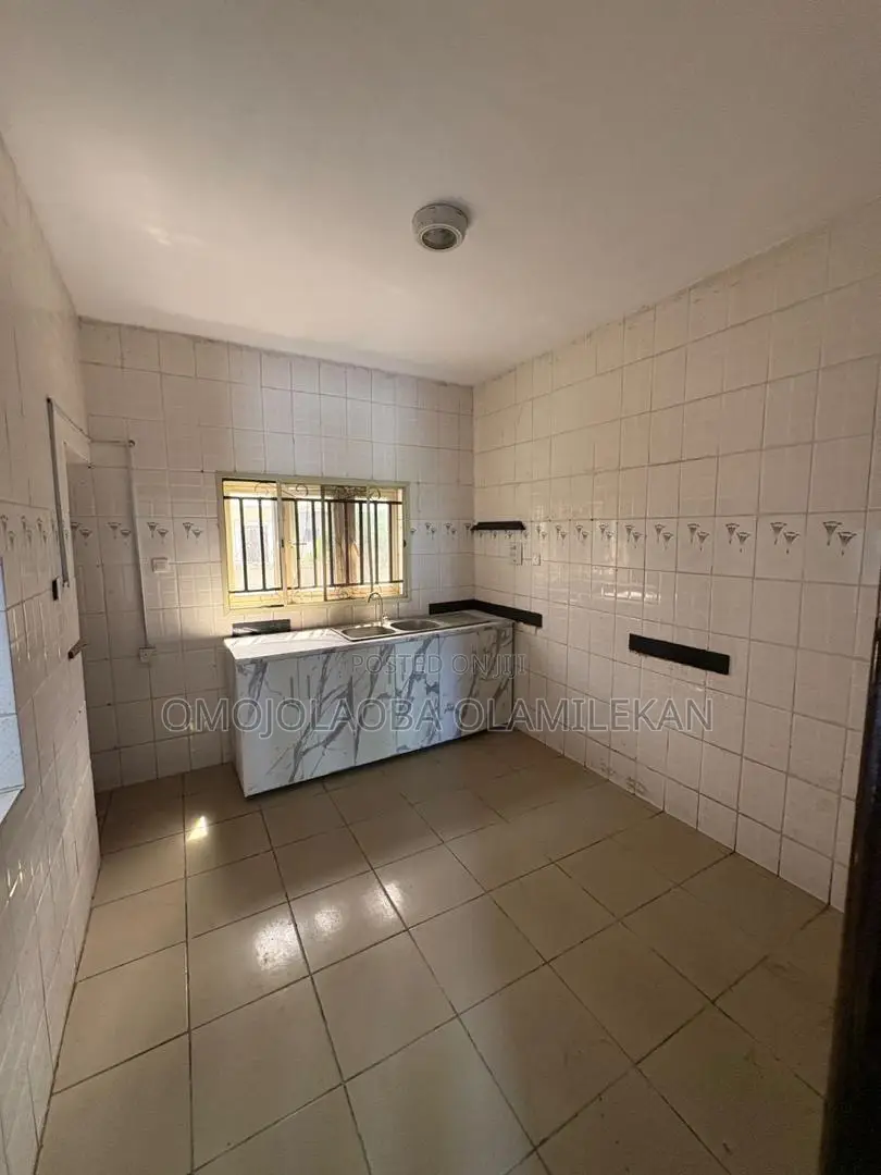 3bdrm Apartment in Ikate for rent in Ikate