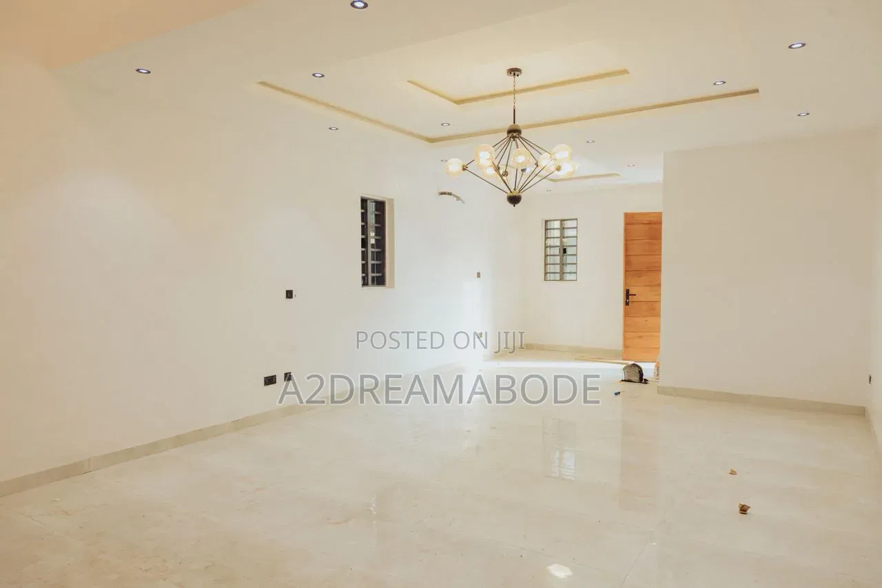 5bdrm Duplex in Magodo Phase 2 for sale in GRA Phase 2 Shangisha