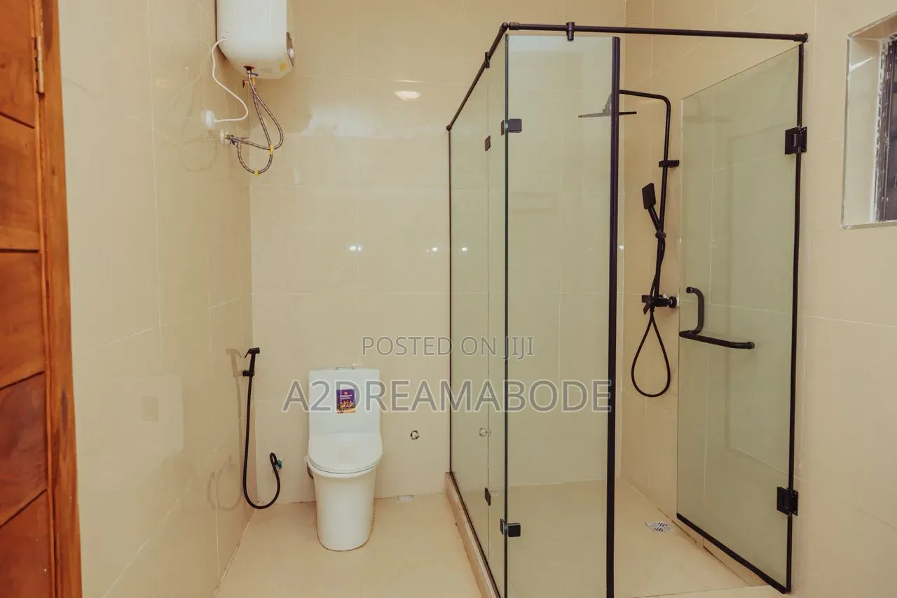 5bdrm Duplex in Magodo Phase 2 for sale in GRA Phase 2 Shangisha