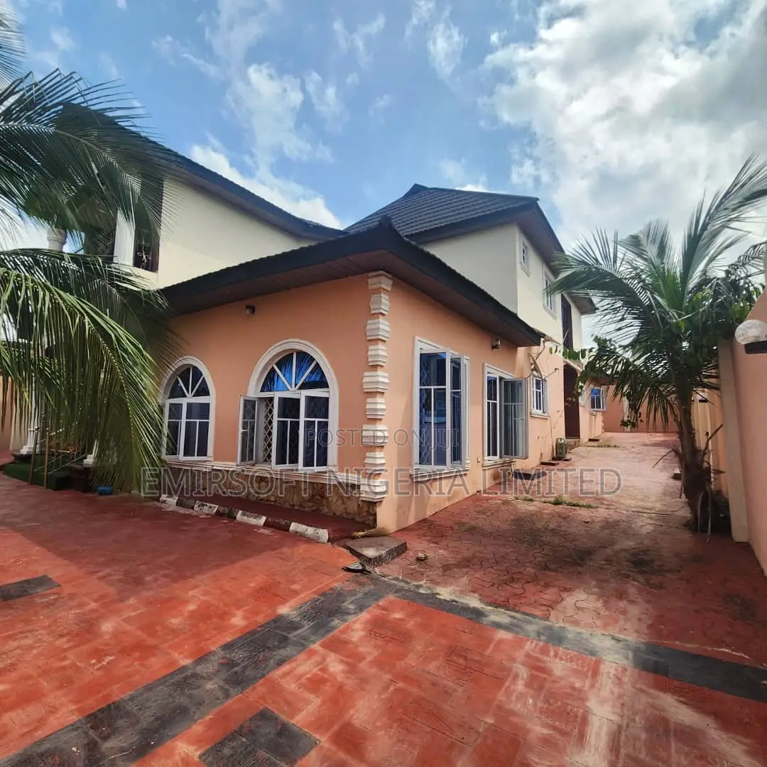 Furnished 5bdrm Duplex in Ologuneru for sale in Ologuneru