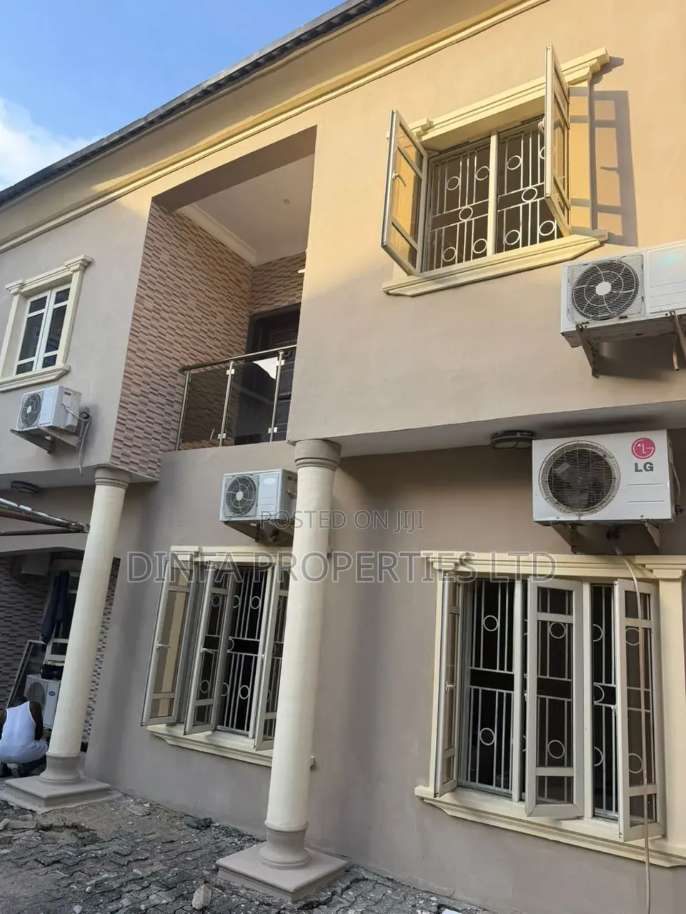 3bdrm Duplex in Ikota Villa for rent in Ikota