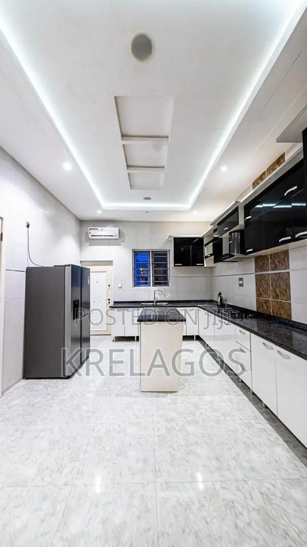 Furnished 5bdrm Duplex in Osapa london for sale in Osapa london