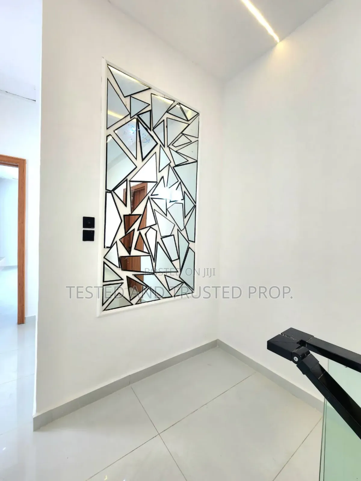 5bdrm Duplex in Orchid, Chevron for sale in Chevron