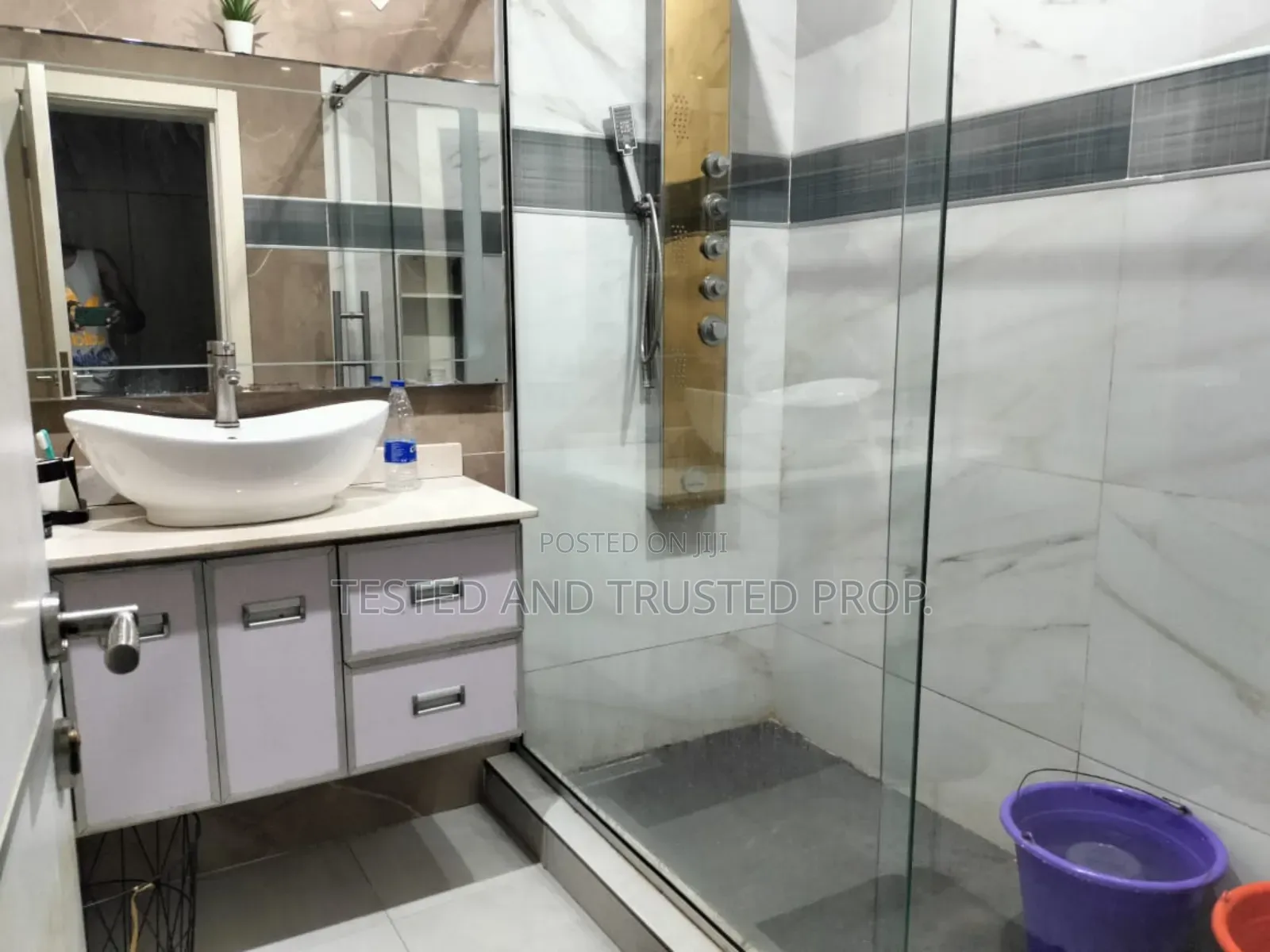 4bdrm Duplex in Ikota Gra for sale in Ikota