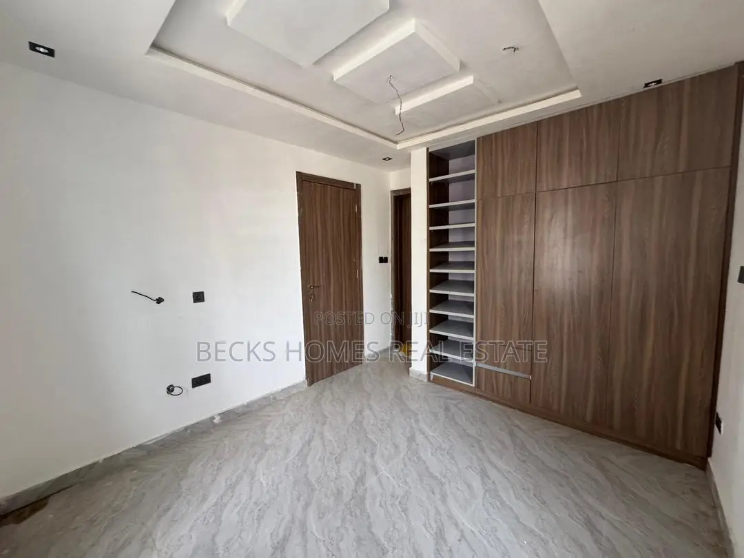 4bdrm Duplex in Ogba GRA for sale in Ogba GRA