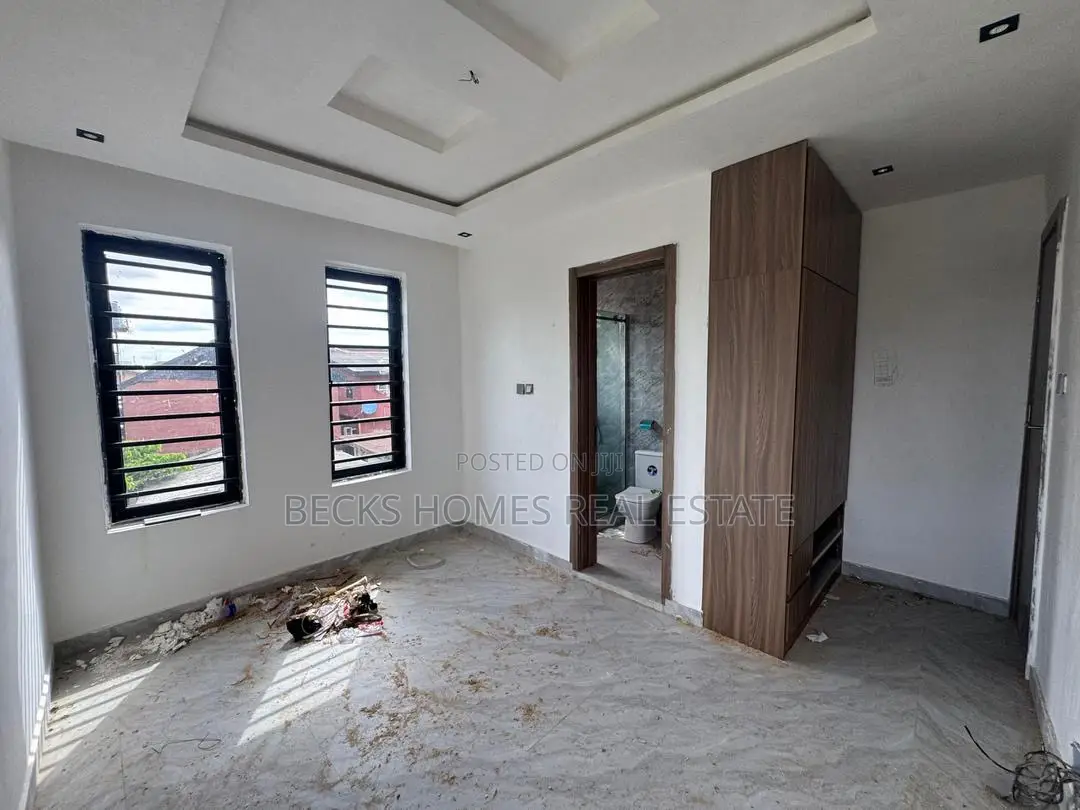 4bdrm Duplex in Ogba GRA for sale in Ogba GRA