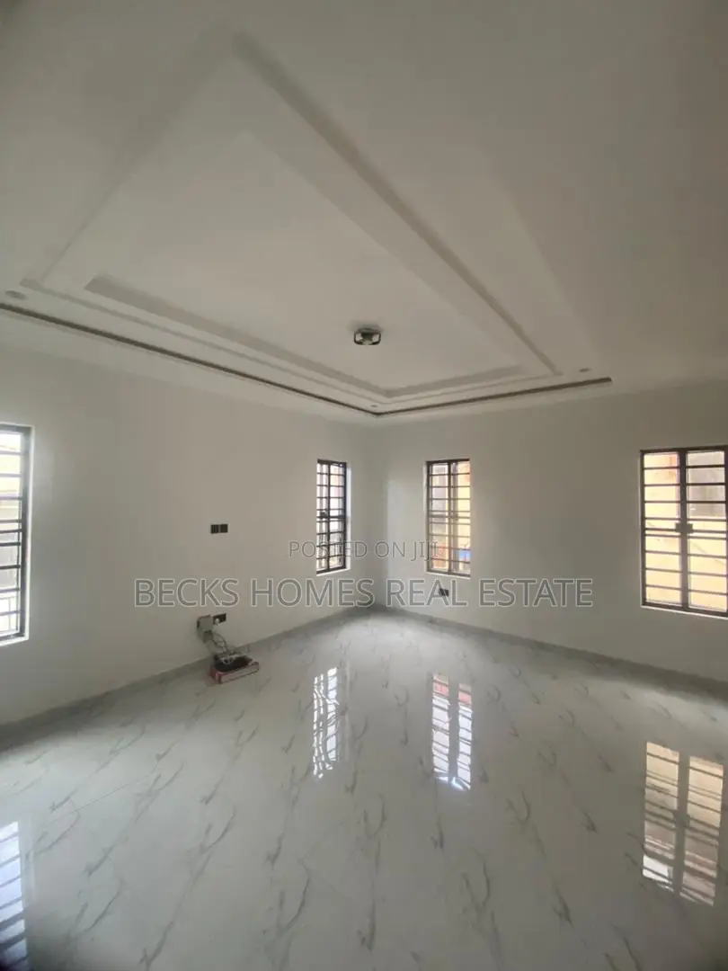 5bdrm Duplex in Magodo for sale in Magodo