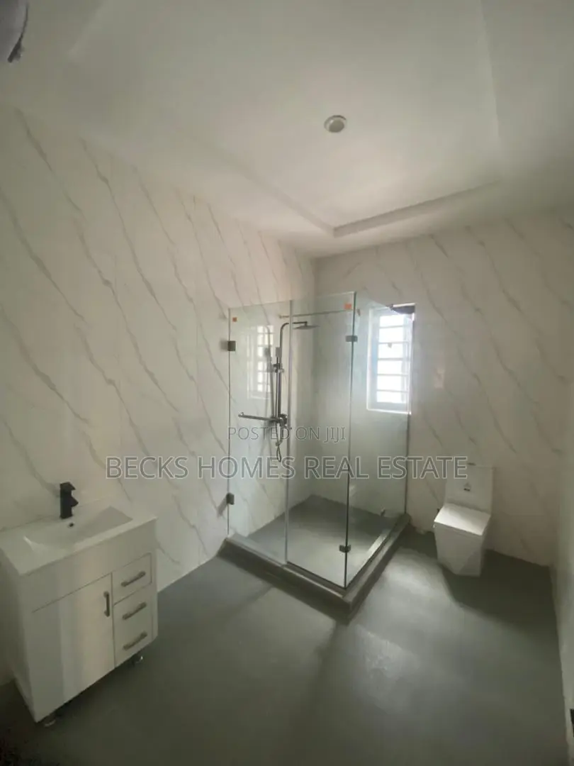 5bdrm Duplex in Magodo for sale in Magodo