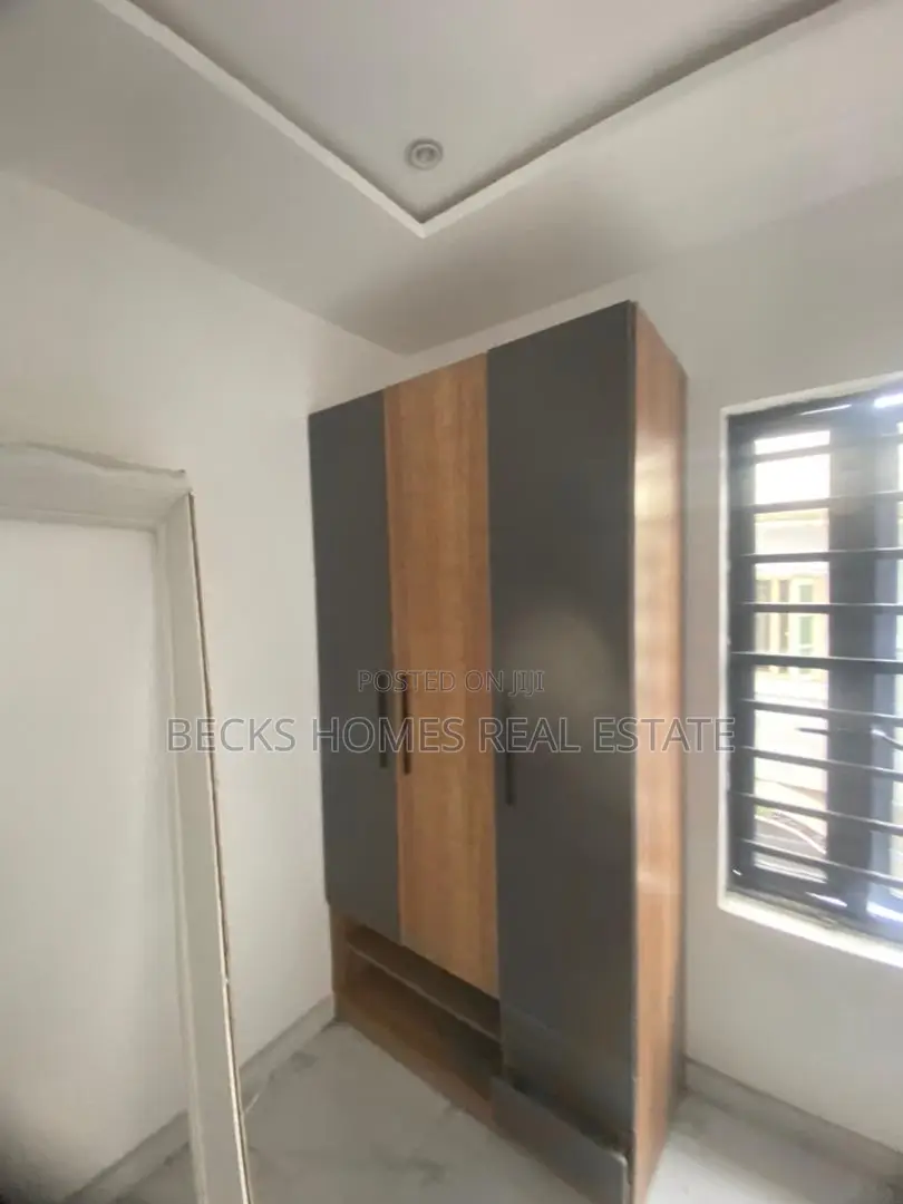 5bdrm Duplex in Magodo for sale in Magodo