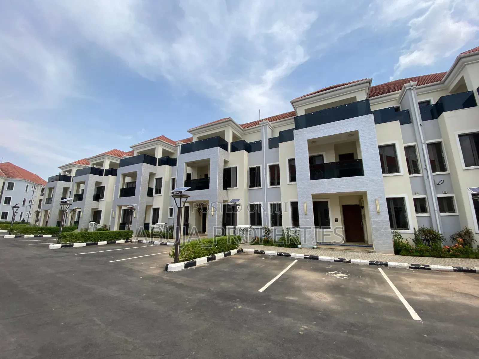 4bdrm Duplex in Life Camp for sale in Life Camp