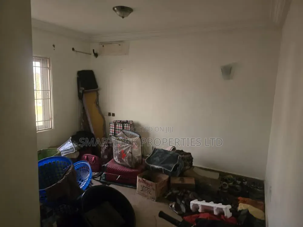 3bdrm Apartment in Saada Court Estate, for sale in Apo Resettlement