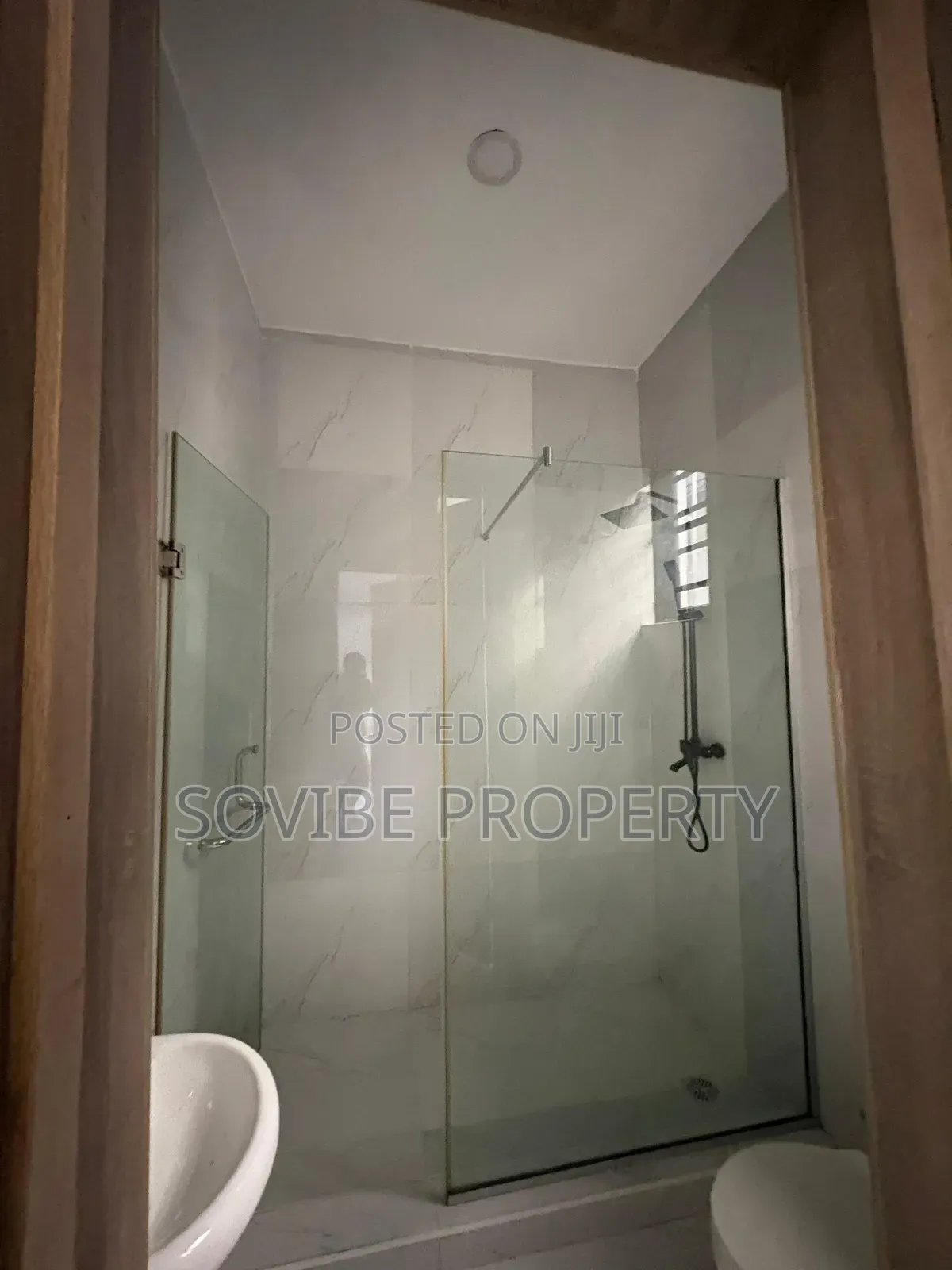 Furnished 4bdrm Duplex in Chevron for sale in Chevron