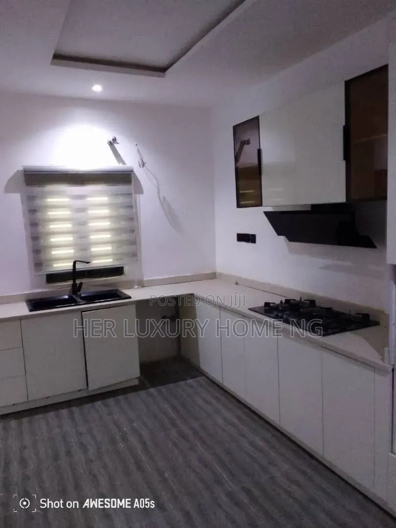 2bdrm Apartment in Freedom Way, Lekki for rent in Lekki